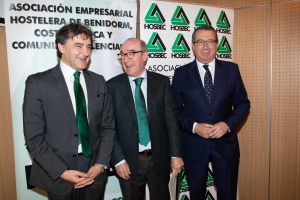 Toni Mayor reclama la gestión integral de las dos Marinas 
