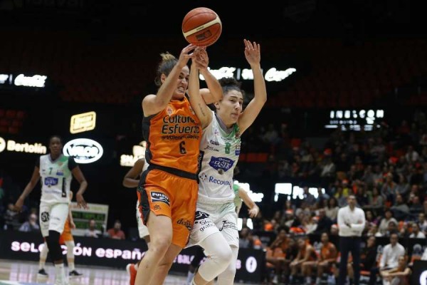 El Valencia Basket femenino quiere aprovechar en Vitoria su opción de ir a la Copa 