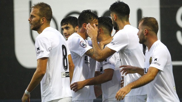 El Mestalla desaprovechó dos duelos directos para escapar del descenso
