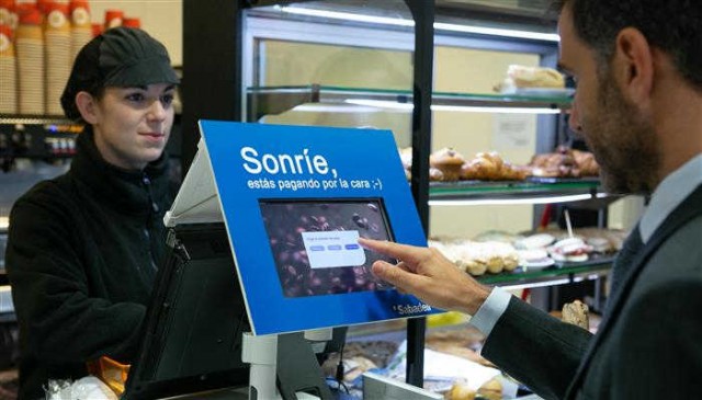 Banco Sabadell lanza un sistema de pago a través del reconocimiento facial 