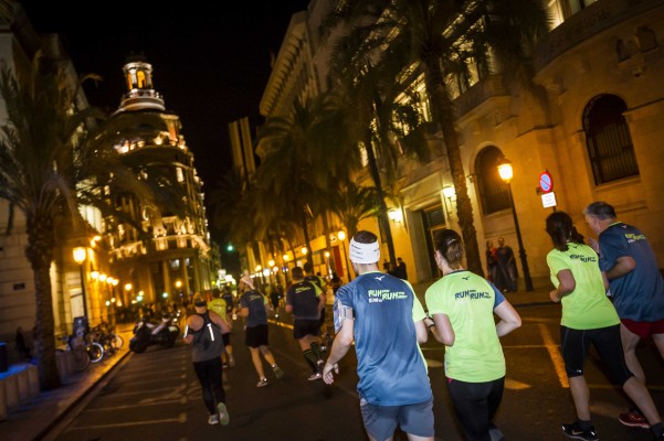 Adquiere ya tu paquete turístico para viajar y correr la 15K Nocturna Valencia Banco Mediolanum