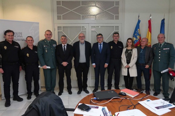 La Generalitat presenta el nuevo sistema de alertas anticorrupción a la Policía y a la Guardia Civil