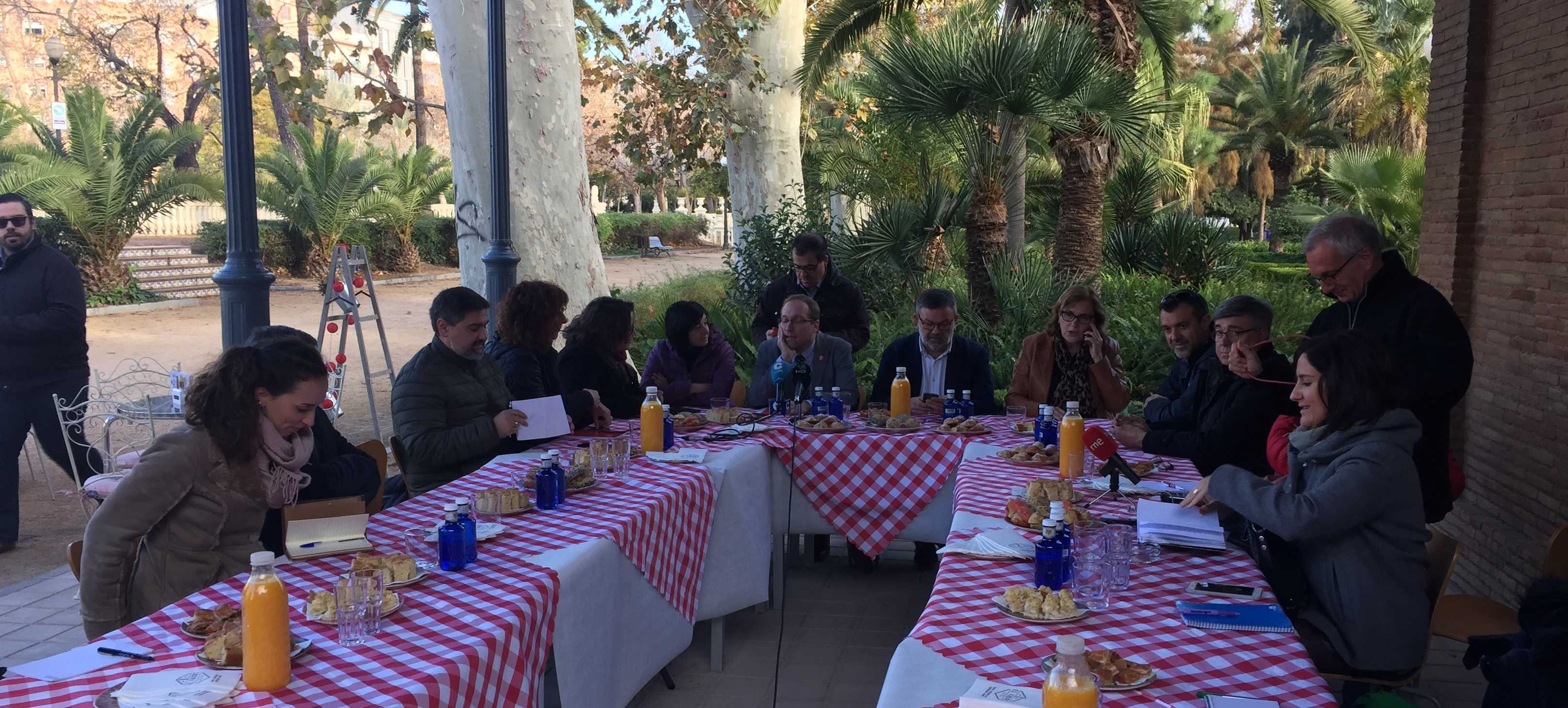 Blanch dice que un gobierno socialista en la Diputación acabaría con la política 