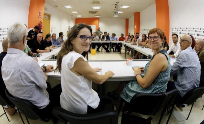 Mónica Oltra (Iniciativa) y Àgueda Micó (Bloc) en una reunión de la Ejecutiva de Compromís. Foto: EFE - 