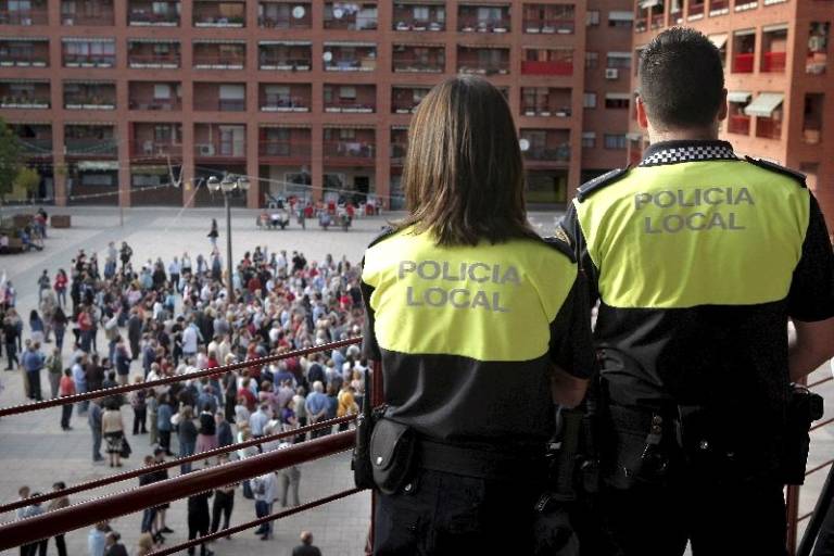 El Gobierno y la Generalitat resuelven sus discrepancias sobre la ley de policías locales