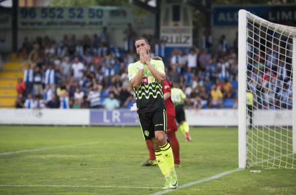 El Alcoyano piensa en el herculano Carlos Fernández para reforzar su ataque
