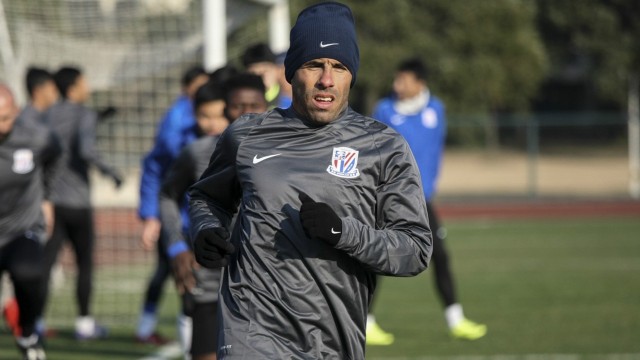  El Shanghai Shenhua deja fuera a Tévez por 