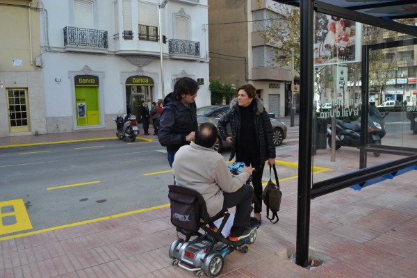 La Vall d’Uixó adjudica a R3 Publipaneles la instalación de 23 marquesinas en paradas de bus 