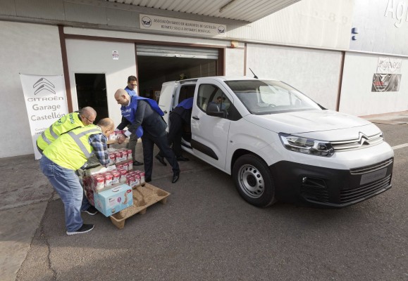 Garage Castellón y El Corte Inglés entregan 750 kilos de comida al Banco de Alimentos
