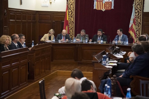 El conflicto laboral aflora en el Provincial por falta de convenio y el hospital vuelve a la arena política