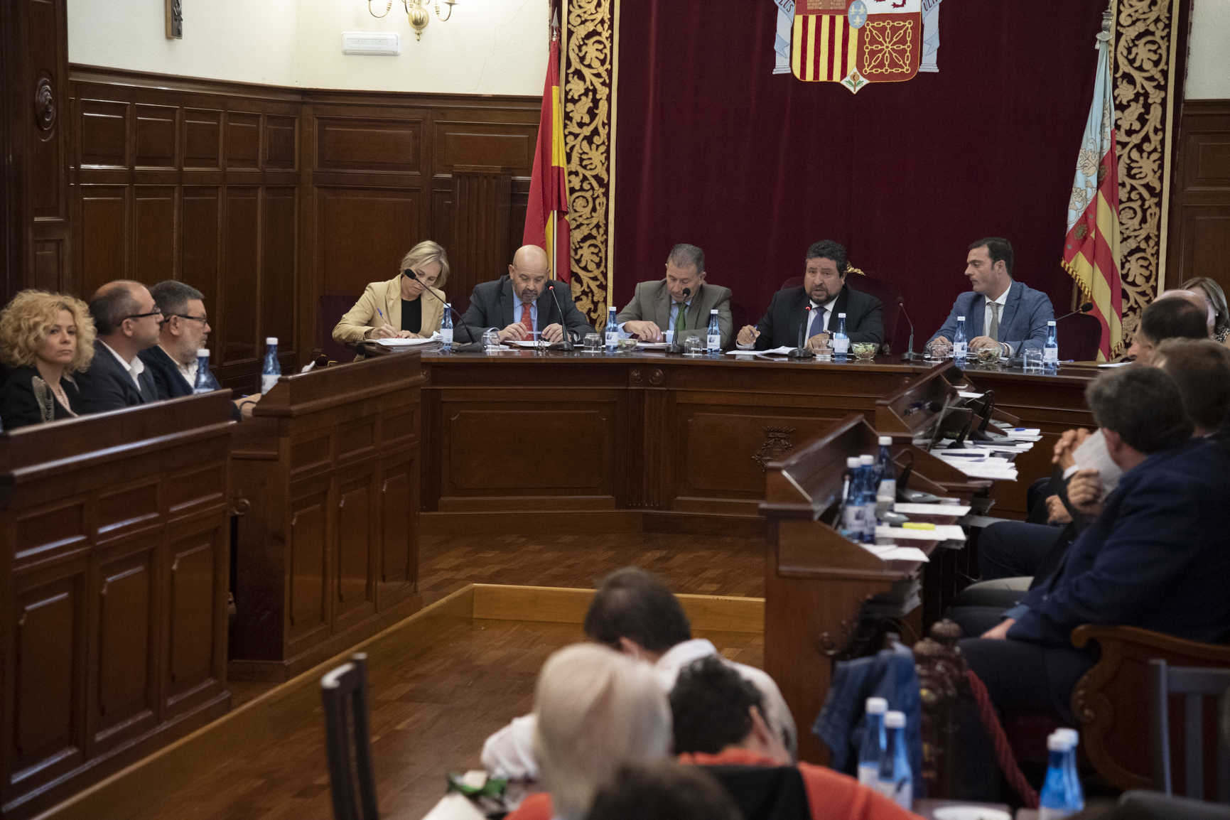 El conflicto laboral aflora en el Provincial por falta de convenio y el hospital vuelve a la arena política