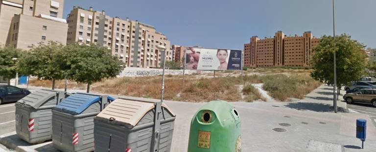 La cooperativa que puja por el solar público de Playa de San Juan urge al PP a respetar el concurso