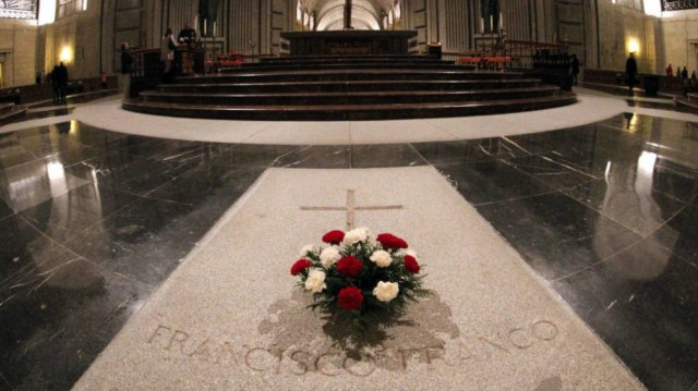 El Supremo rechaza paralizar por el momento el expediente de exhumación de Franco