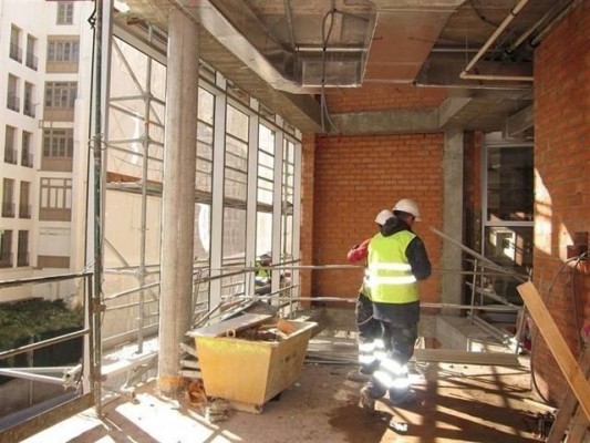 Los constructores no encuentran mano de obra y la FP no encuentra estudiantes de obra civil