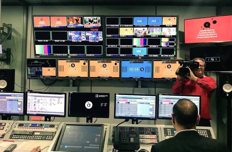Cuatro sindicatos empatan a representantes en el comité de empresa de À Punt