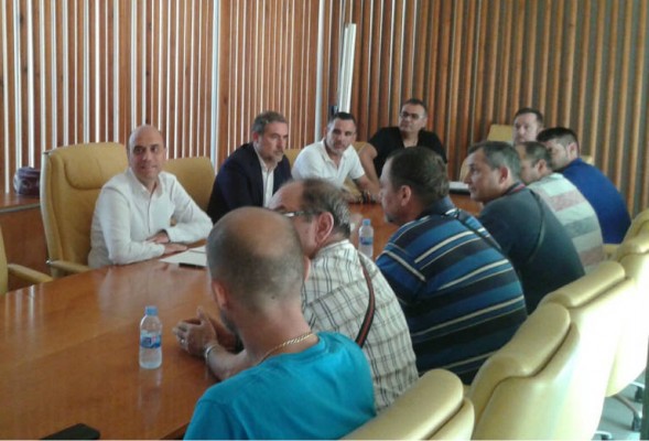 Echávarri gana tiempo y amplía la tregua en la huelga de la limpieza