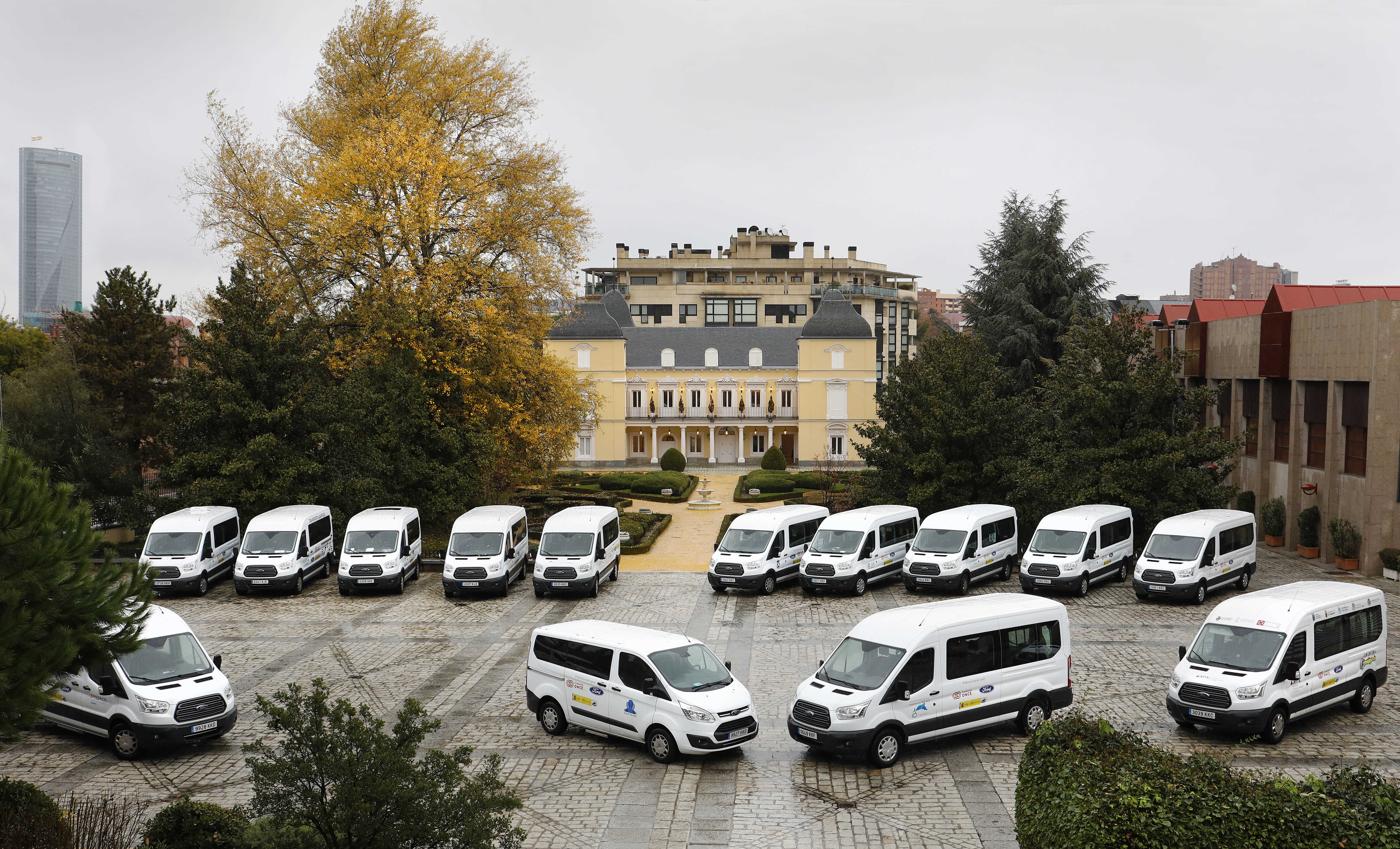 Fundación ONCE y Ford España facilitan vehículos adaptados a 16 organizaciones de personas con discapacidad