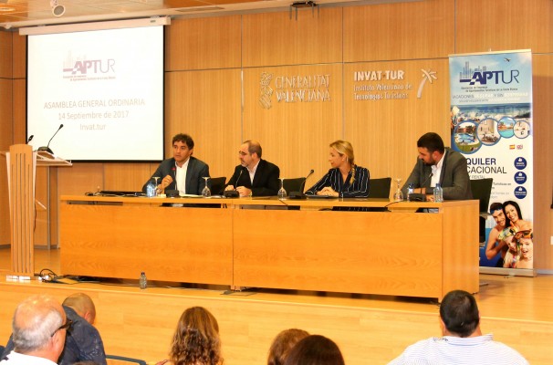 Aptur celebra su asamblea anual pidiendo que se vigile el intrusismo en el sector