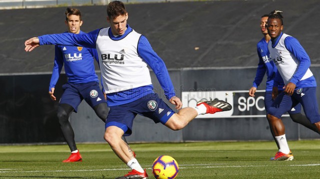 Kondogbia, Lato, Guedes y Gameiro, bajas por lesión en una lista con Kang In Lee