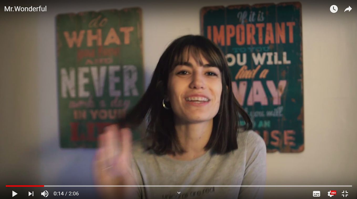 Mississippi recitando su poema #mrwonderfool en su canal de Youtube, Mississippi spoken word - 