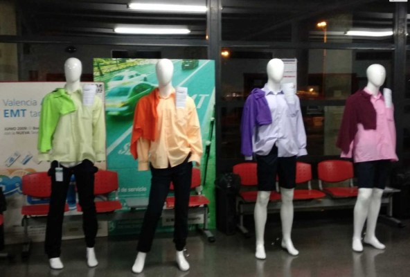 Los trabajadores de EMT votarán el color de sus uniformes: rosa, pistacho, naranja o morado
