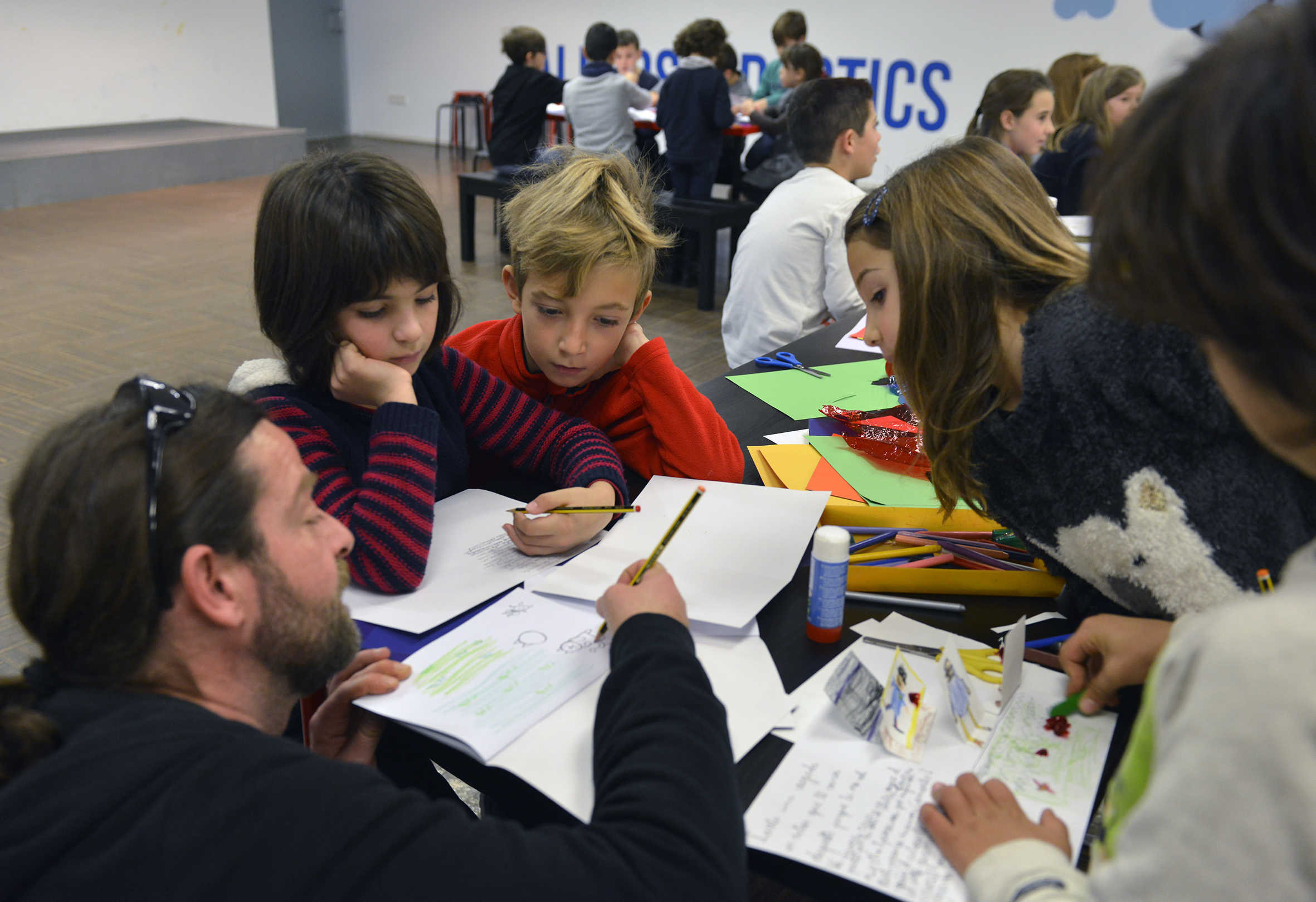Arranca el cicle 'Nadal a la Fundació' amb contacontes, titelles, música i robots
