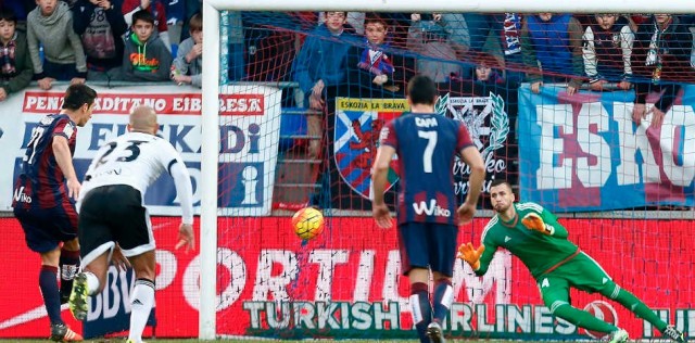 Tres nombres con historia de los... SD Eibar-Valencia CF