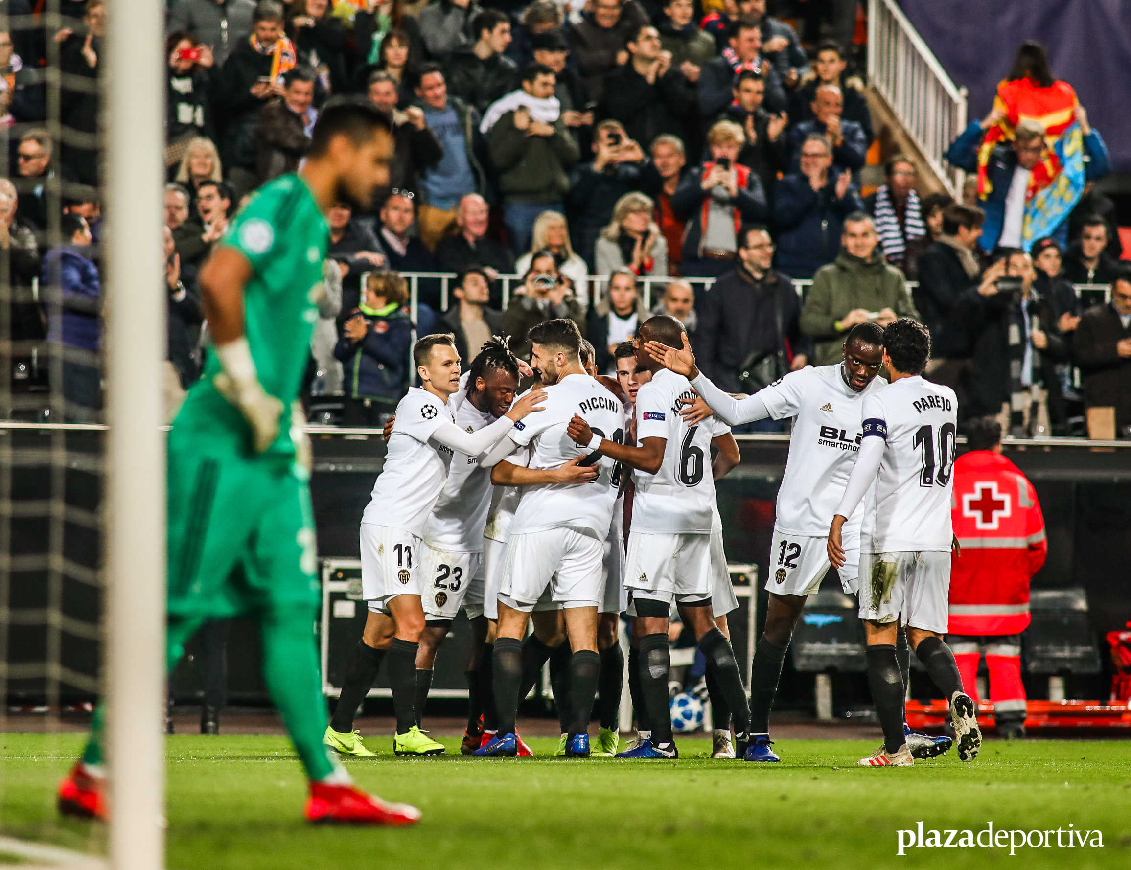 Adiós a la Champions con victoria