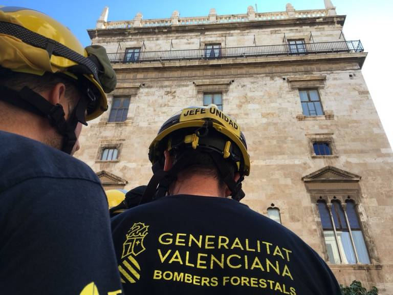 Los bomberos forestales denuncian la entrada de superiores de Tragsa a la nueva mercantil de la Generalitat