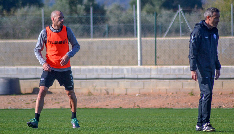 Los jugadores del Castellón destacan el soplo de aire fresco que ha supuesto ya Óscar Cano