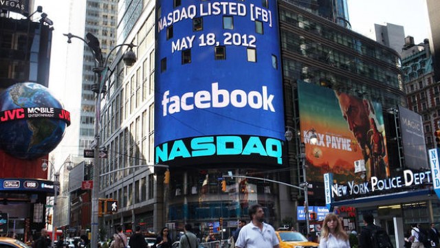 Facebook amplía el programa de recompra de acciones en plena caída en bolsa