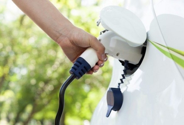 Nueve de cada diez españoles creen que se debería subvencionar la compra de coches eléctricos
