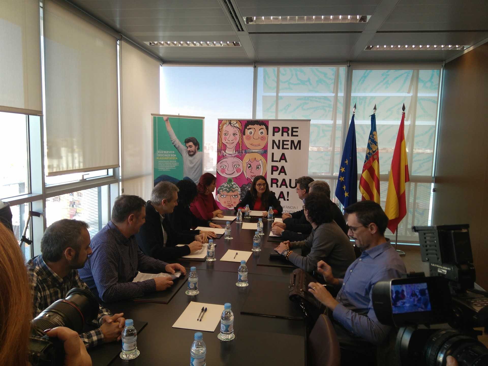 El salario de los trabajadores de centros de menores concertados subirá entre un 9 y un 10,3% 