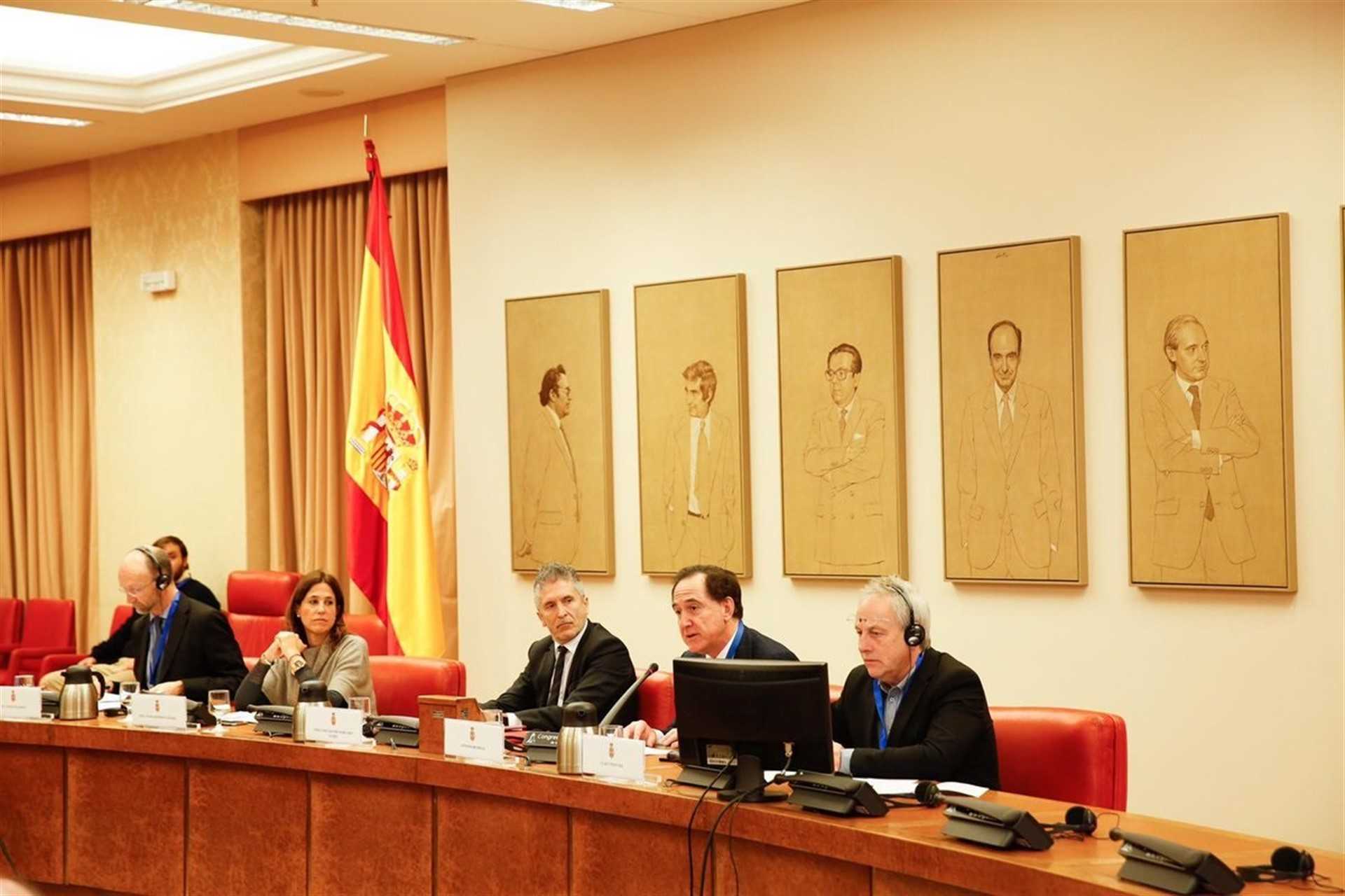 El Gobierno obligará a los ayuntamientos a limitar a 30 km/h la circulación en vías de único carril