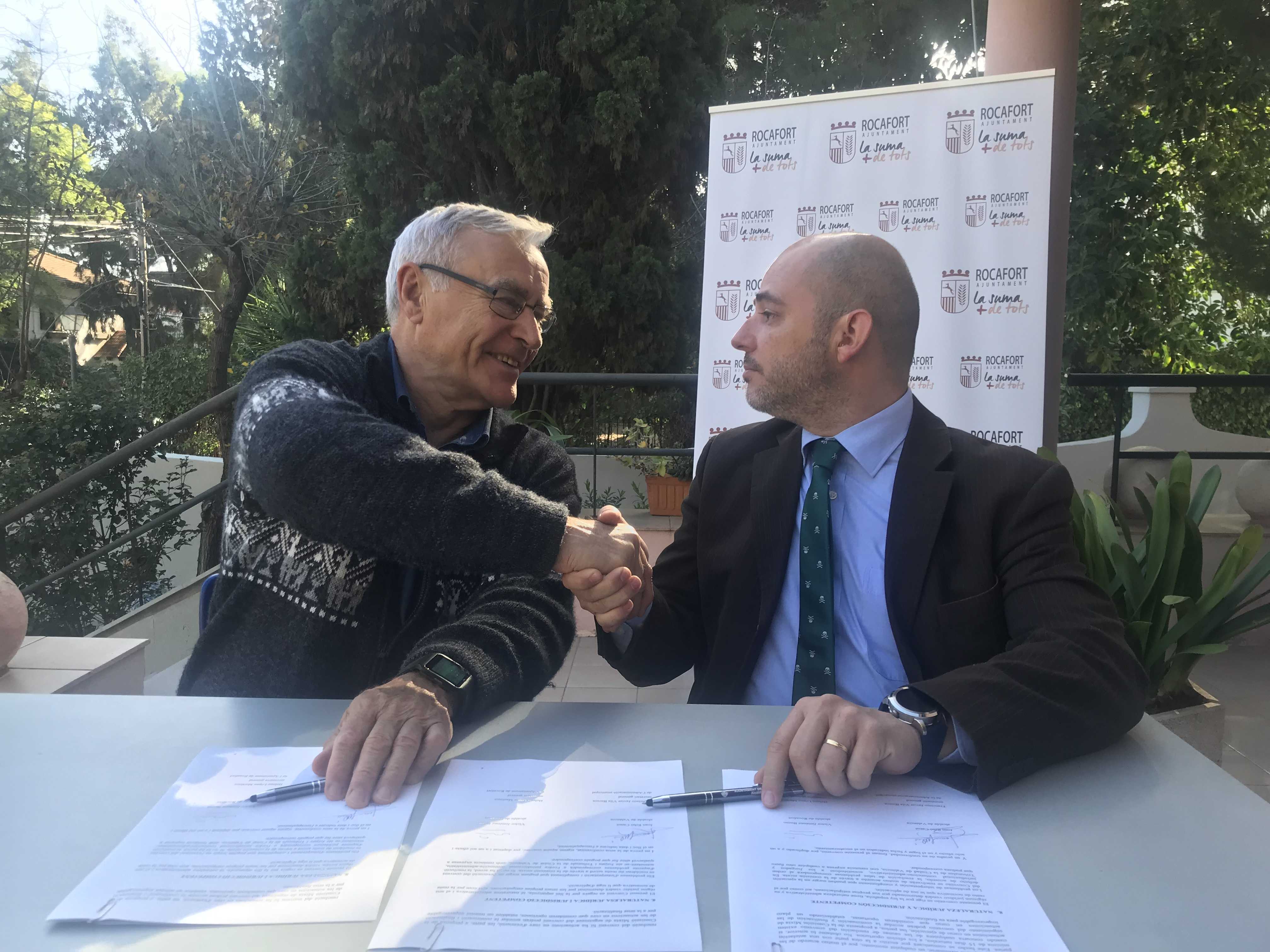 El alcalde de València, Joan Ribó, y el primer edil de Rocafort, Víctor Jiménez, este lunes. Foto: AYTO. DE VLC. - 