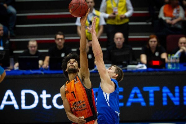 Valencia Basket busca mantener la primera plaza ante el Zenit San Petersburgo