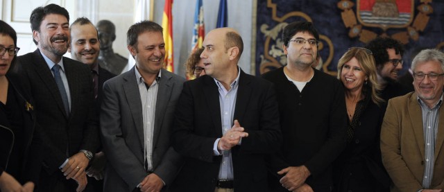 El tripartito perfila las cuentas de 2018 en plena bronca y sin puentes con la oposición 