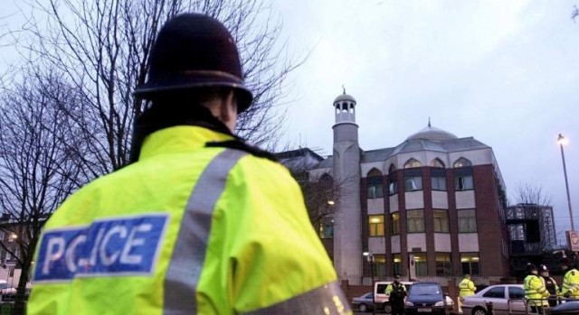 Varias personas heridas con quemaduras por una explosión en el metro de Londres