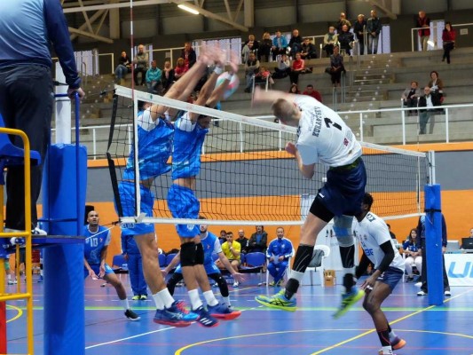 Derrota en casa del UBE L'Illa Grau, que se complica su clasificación para la Copa del Rey