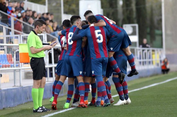 Un tanto del capitán Manzanara amarra los tres puntos 