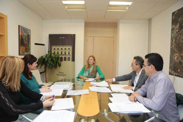 Castellón financia con 25.000 euros la formación investigadora de 9 estudiantes de la UJI

