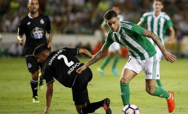 El Betis busca su segunda victoria ante un Deportivo que aún no ha ganado