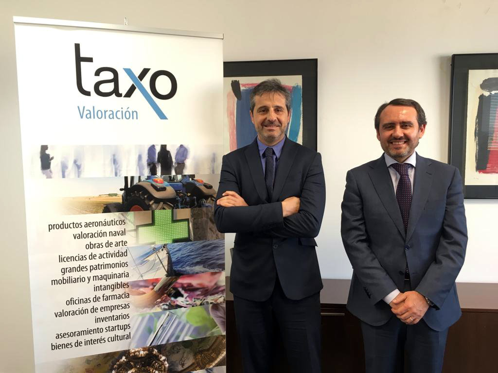 La valenciana Taxo cumple 20 años tasando monumentos, aviones y hasta voces de radio