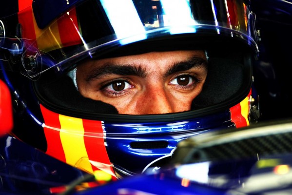 Carlos Sainz se une al equipo Renault para la próxima temporada
