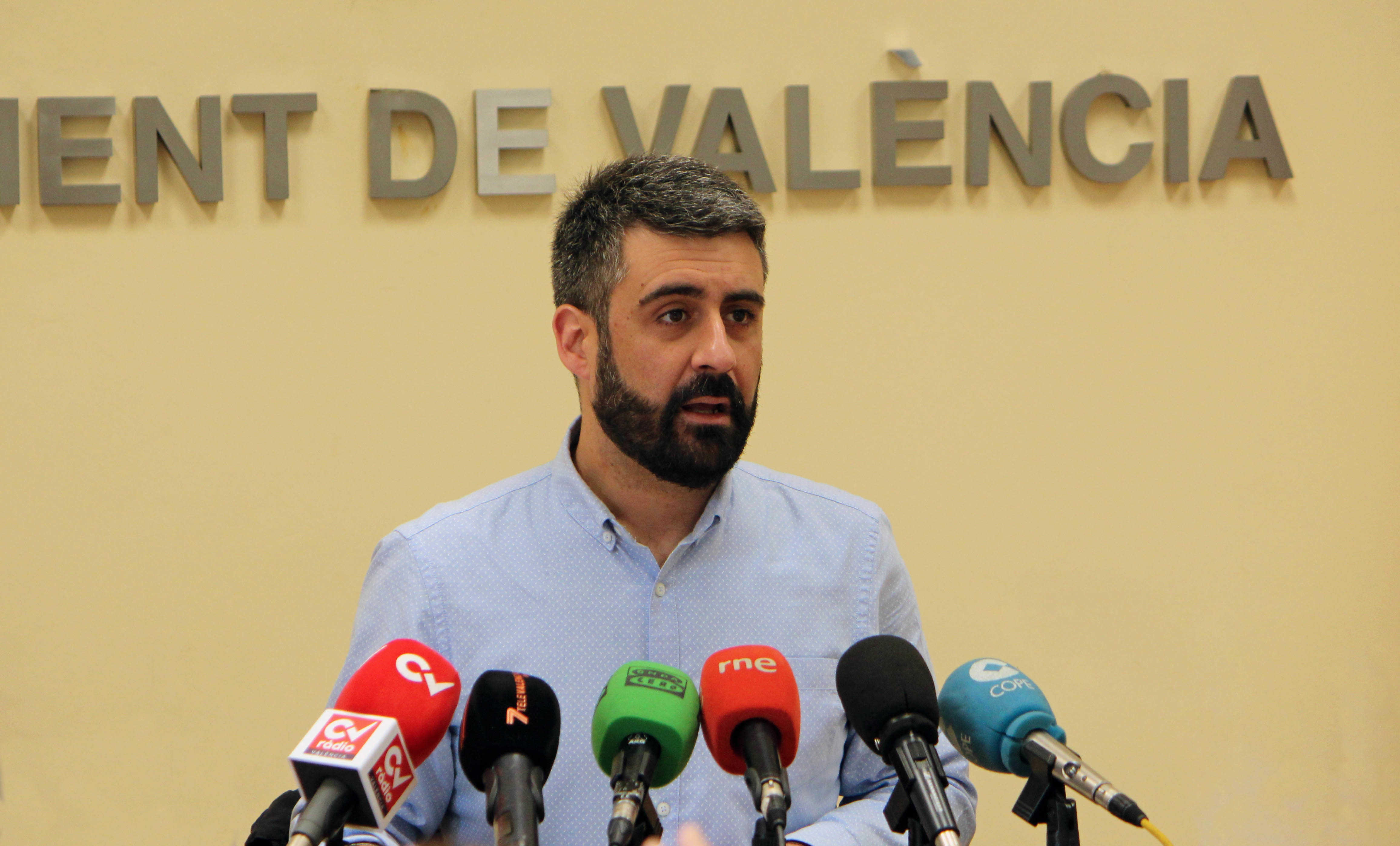 Compromís comienza a reunirse con entidades festivas para elaborar su programa electoral