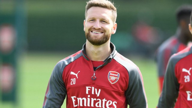 El Arsenal advertirá a Mustafi y a los jugadores que inhalaron gas de la risa en una fiesta