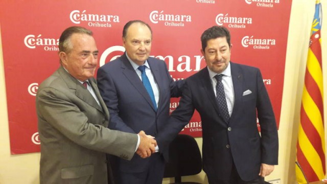 La Cámara de Alicante llama al orden a la de Orihuela: tiene que autorizar sus convenios