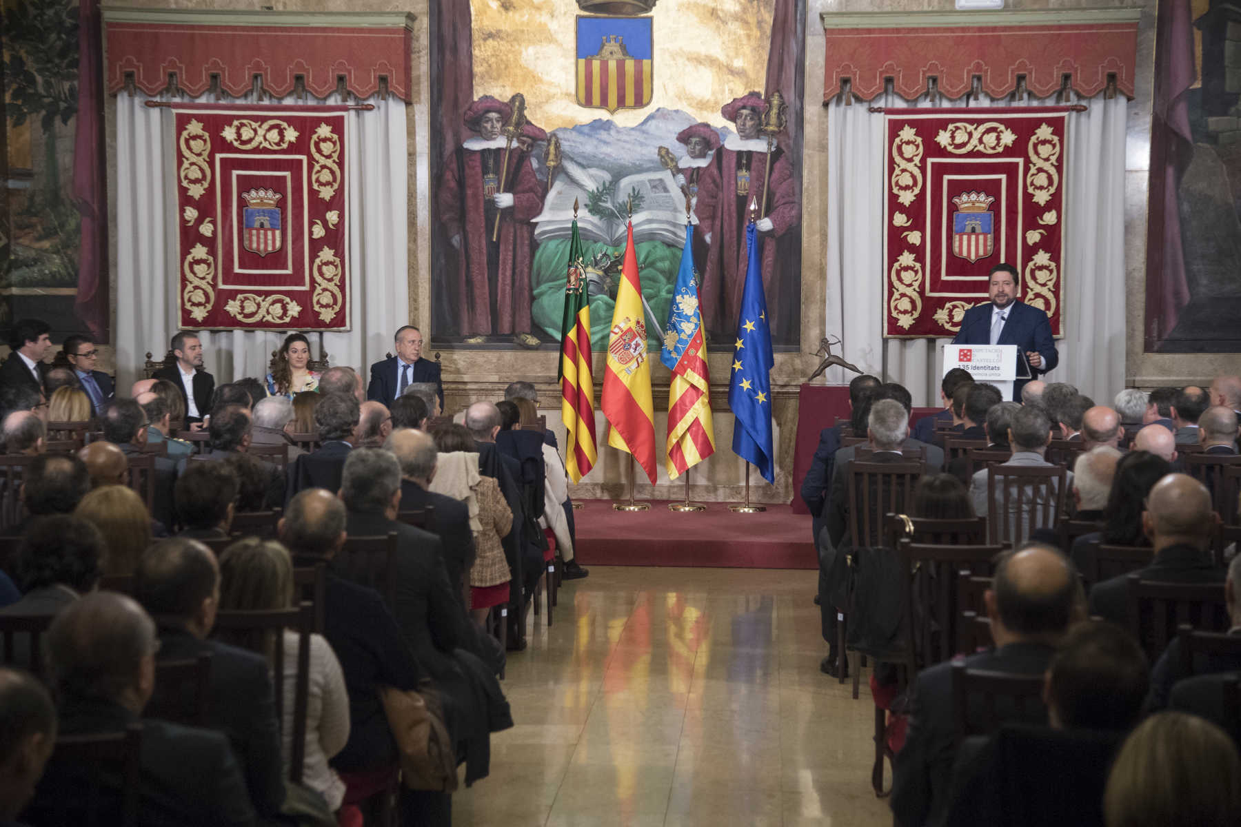 La Diputación convoca a profesionales y estudios para diseñar la imagen del Día de la Provincia