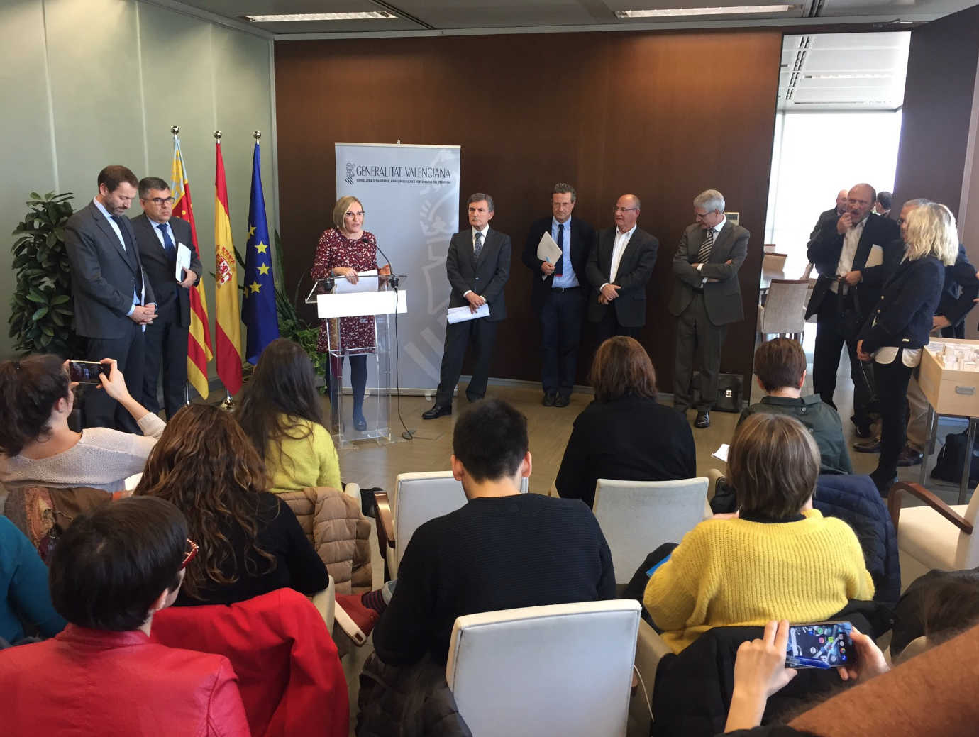 
Fomento contempla 250 millones de euros en 2019 para inversiones en Cercanías en la Comunitat
