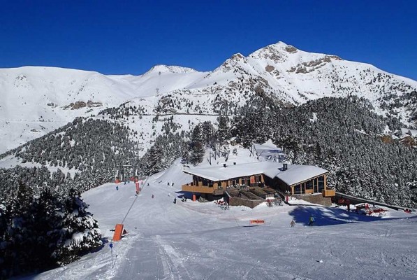 Vallnord – Pal Arinsal mantendrá el 54% de pistas abiertas y aumenta al 83% los remontes para el puente de la Purísima